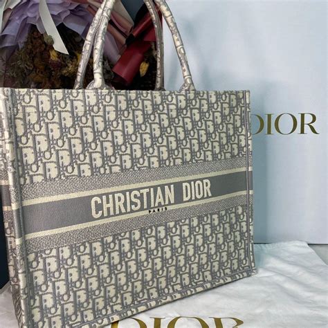 dior book tote grey|dior book tote尺寸.